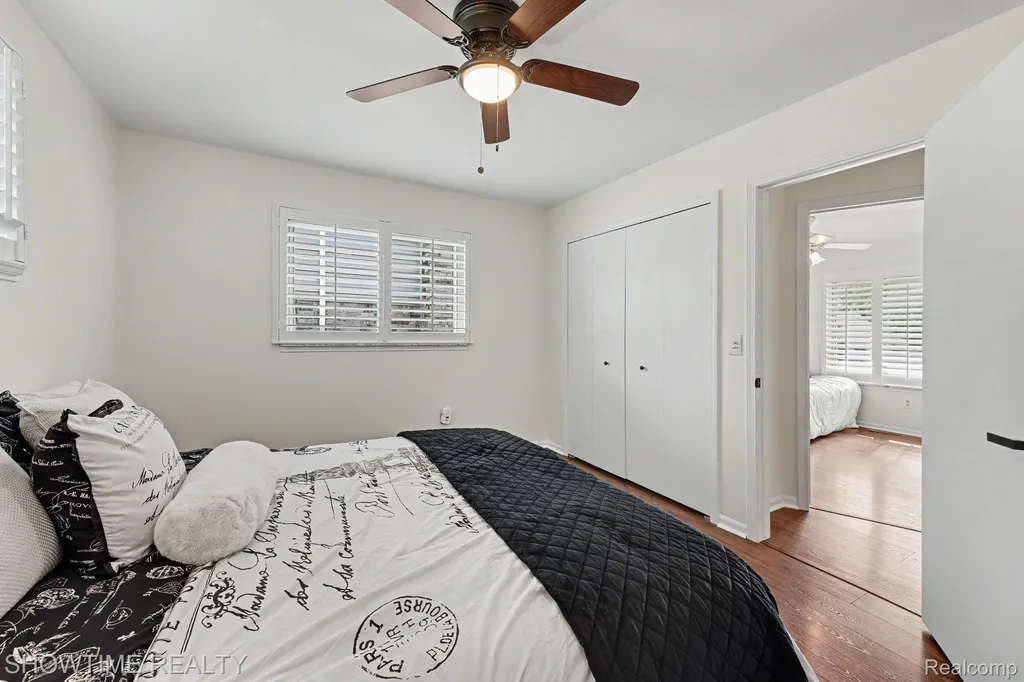 40298 Sandy Drive Clinton Charter Township MI 48038