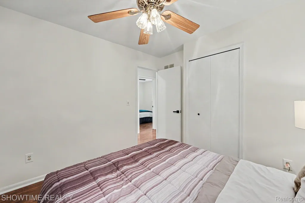 40298 Sandy Drive Clinton Charter Township MI 48038