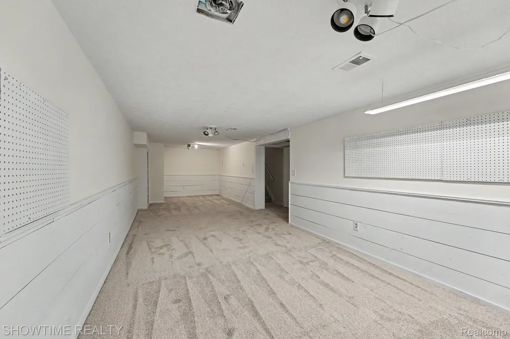40298 Sandy Drive Clinton Charter Township MI 48038