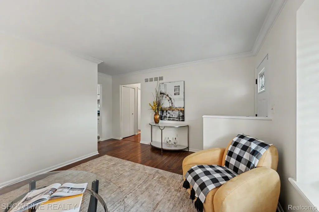 40298 Sandy Drive Clinton Charter Township MI 48038