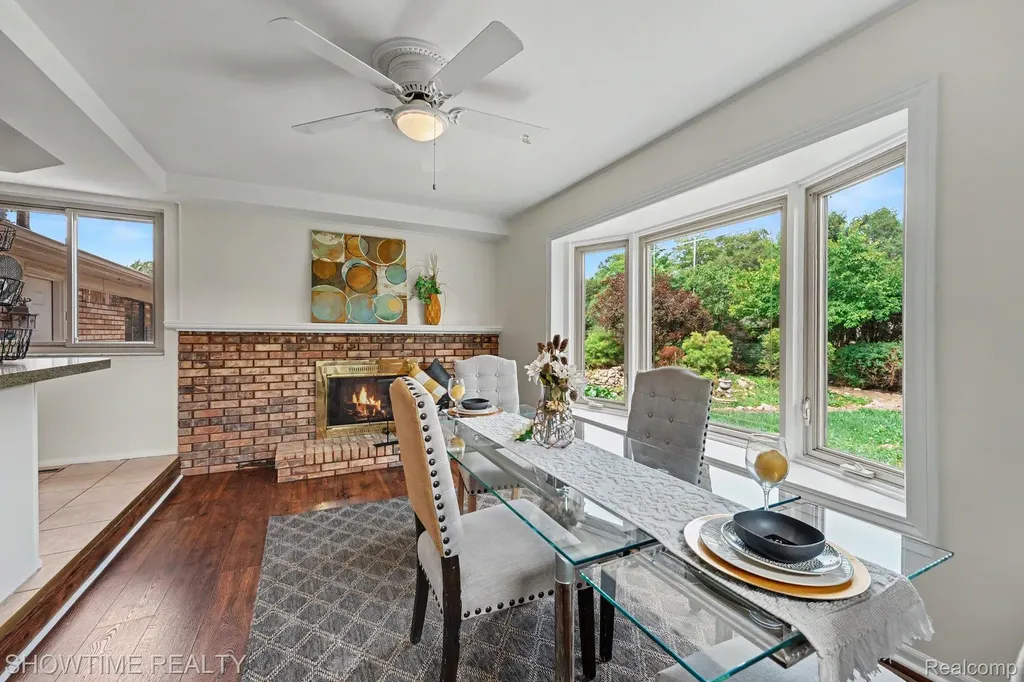 40298 Sandy Drive Clinton Charter Township MI 48038