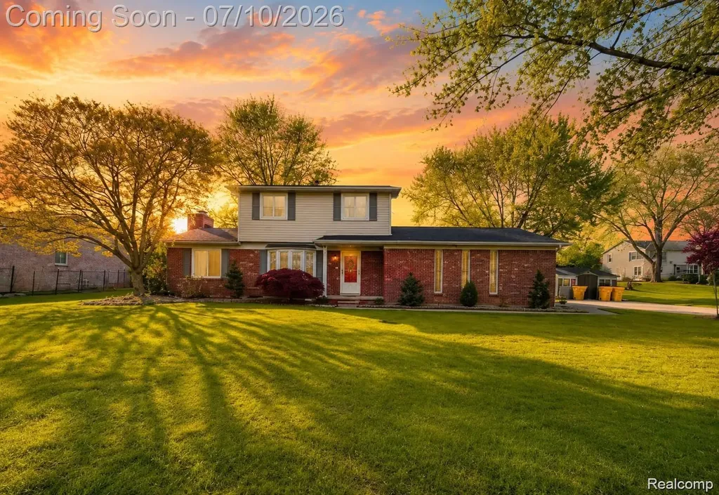 9739 Waterway Drive Grosse Ile Township MI 48138
