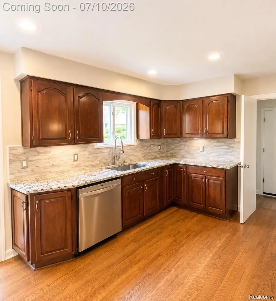 9739 Waterway Drive Grosse Ile Township MI 48138