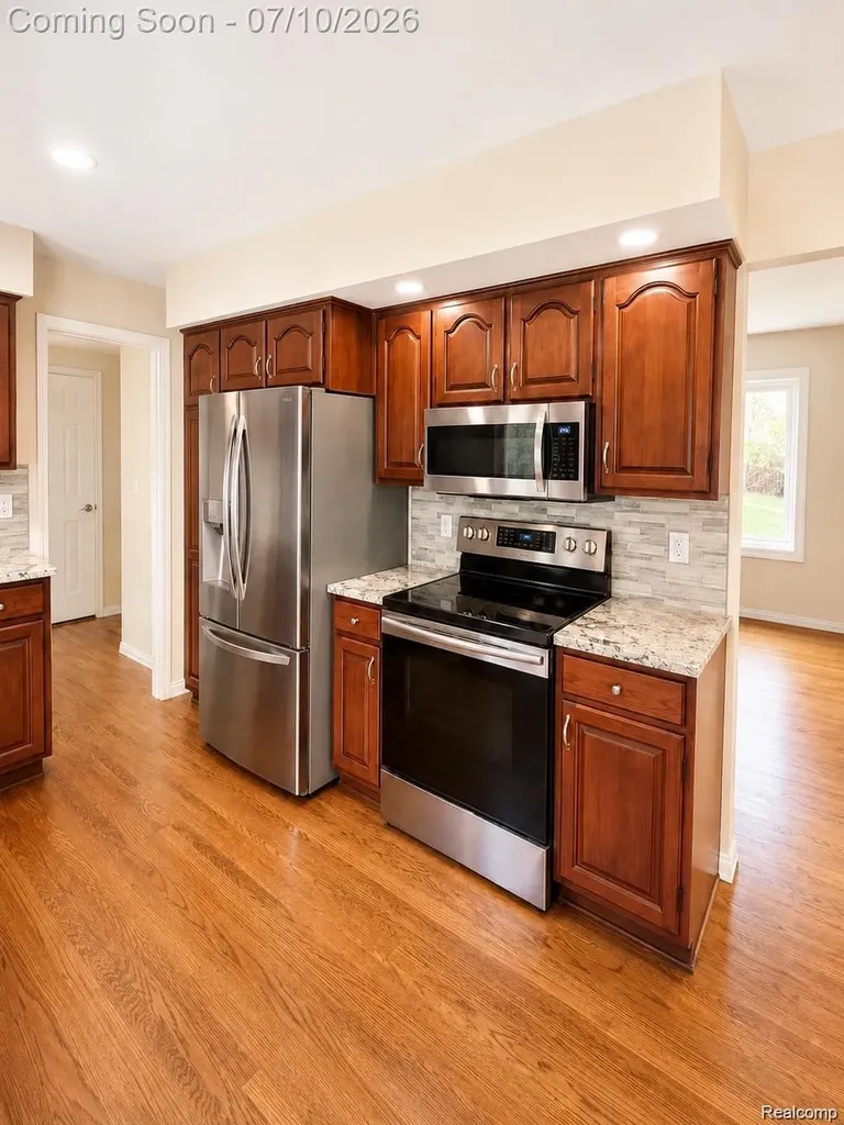 9739 Waterway Drive Grosse Ile Township MI 48138