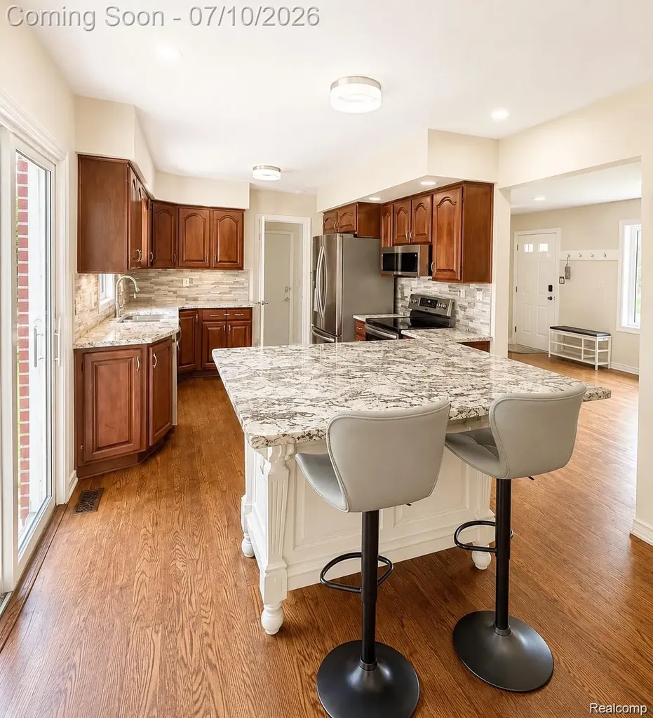 9739 Waterway Drive Grosse Ile Township MI 48138