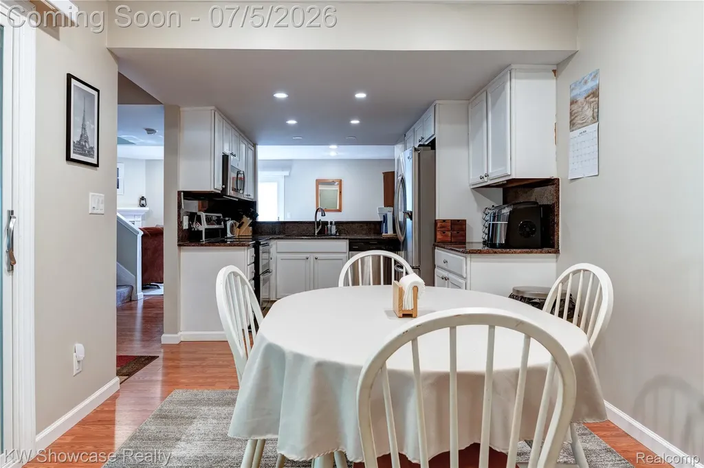 5666 Drake Hollow Drive E West Bloomfield Charter Township MI 48322
