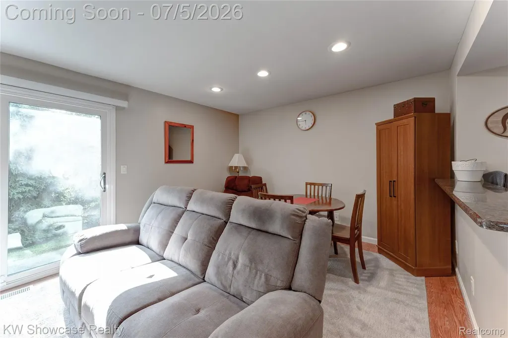 5666 Drake Hollow Drive E West Bloomfield Charter Township MI 48322
