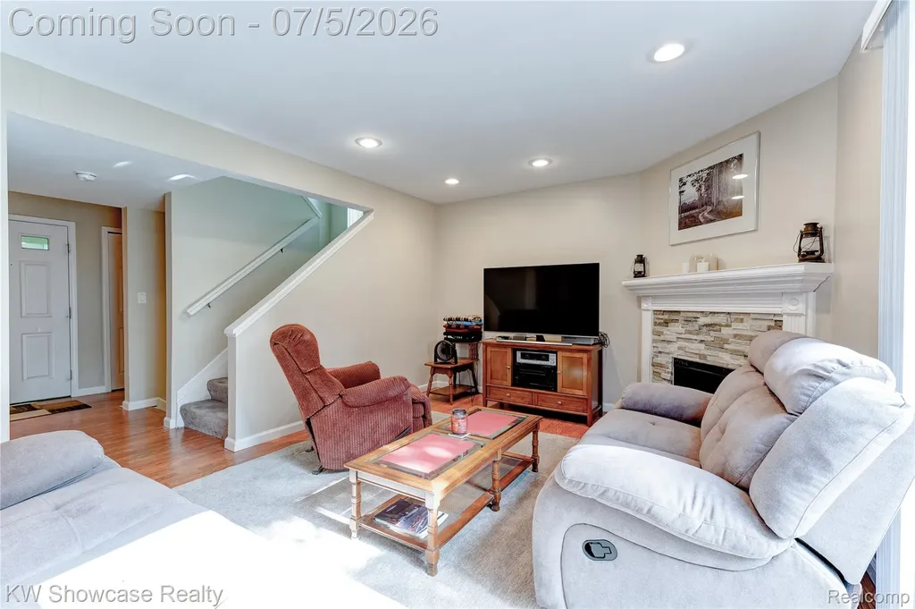 5666 Drake Hollow Drive E West Bloomfield Charter Township MI 48322