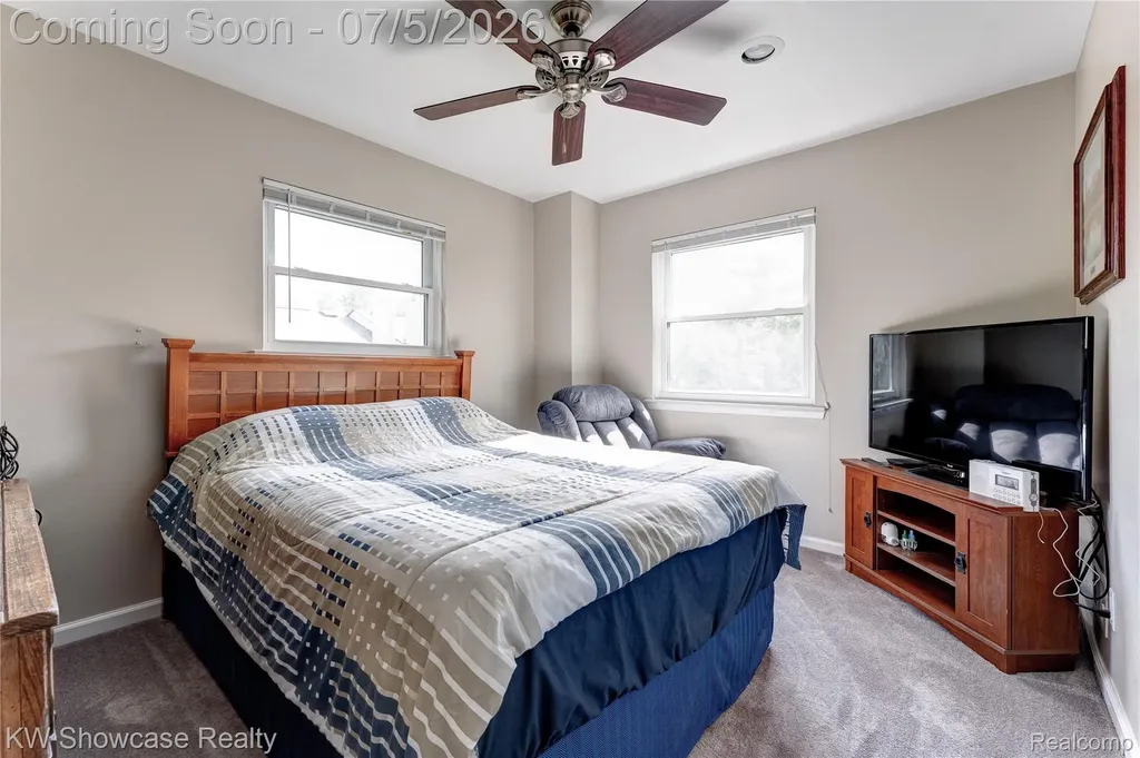 5666 Drake Hollow Drive E West Bloomfield Charter Township MI 48322