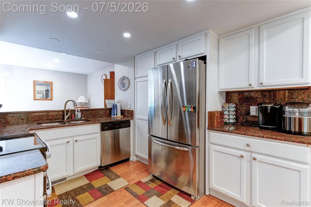 5666 Drake Hollow Drive E West Bloomfield Charter Township MI 48322