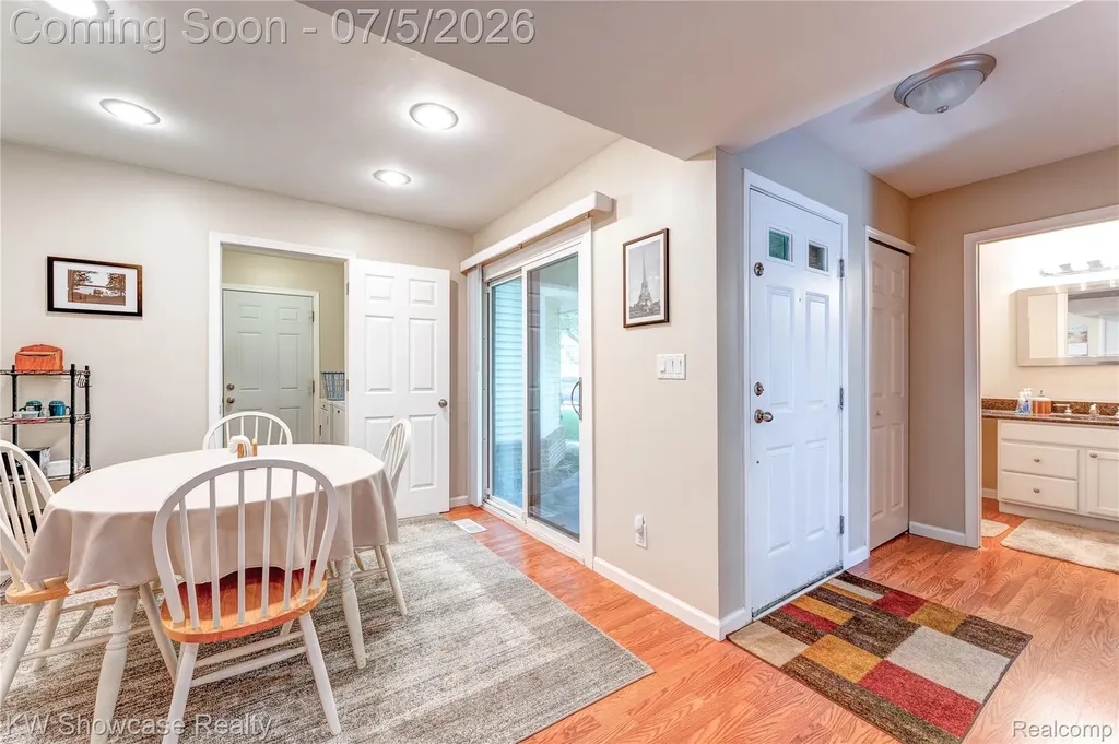 5666 Drake Hollow Drive E West Bloomfield Charter Township MI 48322