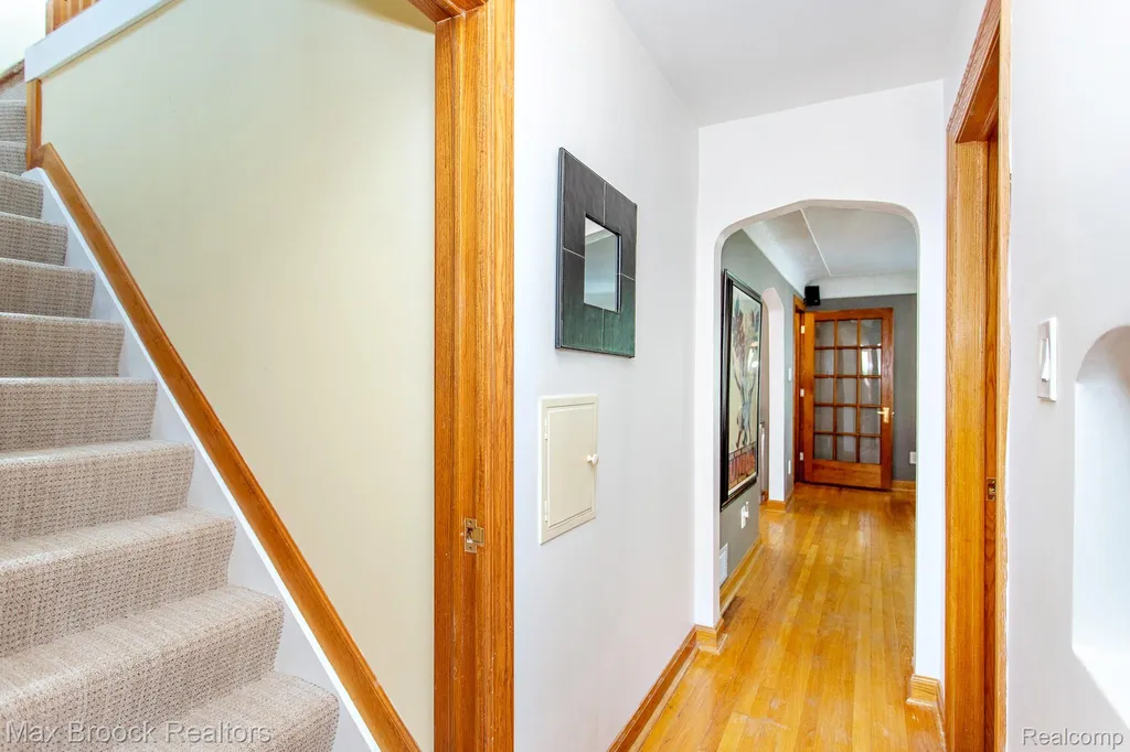 10564 Lasalle Boulevard Huntington Woods City MI 48070
