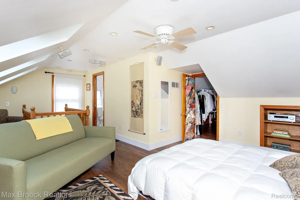 10564 Lasalle Boulevard Huntington Woods City MI 48070