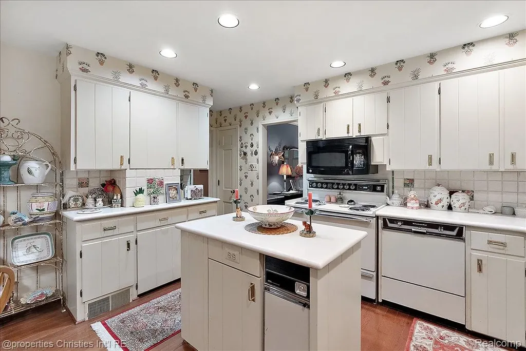341 Westwood Drive Bloomfield Hills City MI 48301