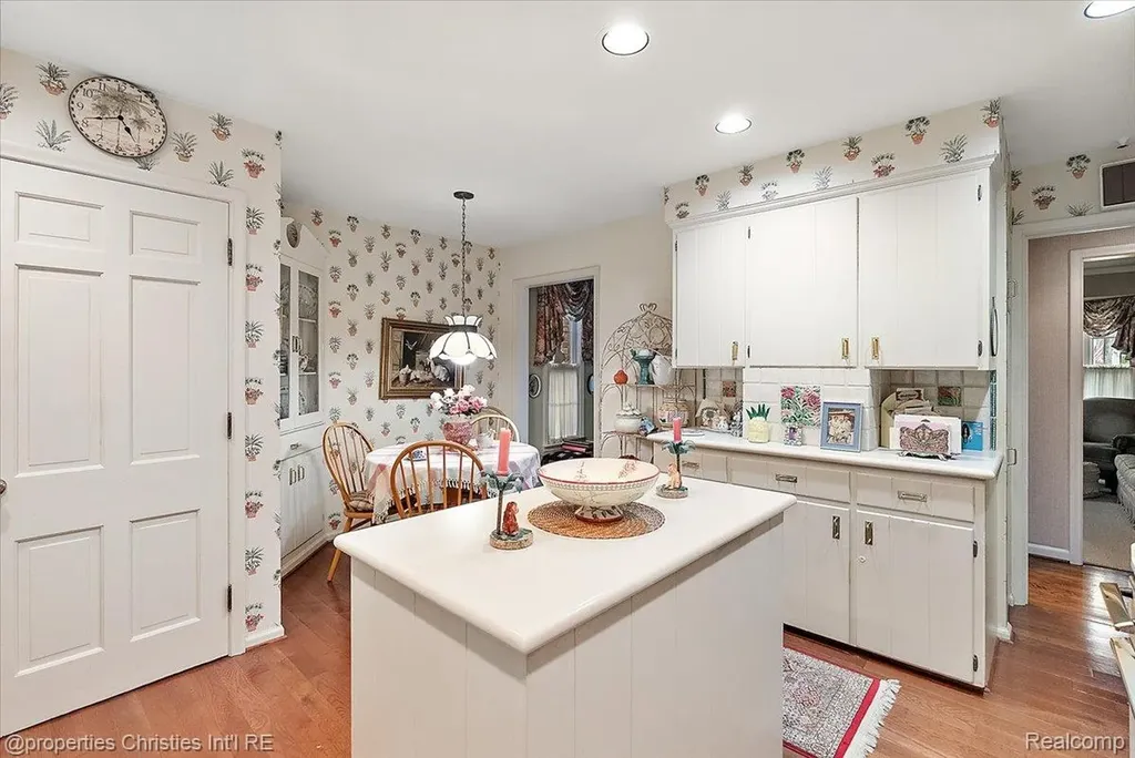 341 Westwood Drive Bloomfield Hills City MI 48301