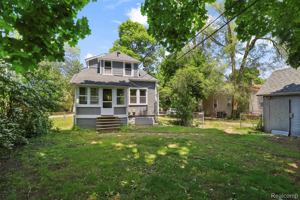 428 Bauman Avenue Clawson City MI 48017