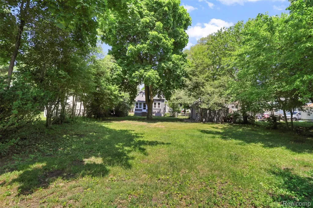 428 Bauman Avenue Clawson City MI 48017