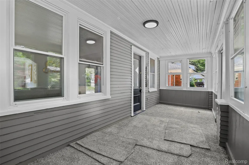 428 Bauman Avenue Clawson City MI 48017