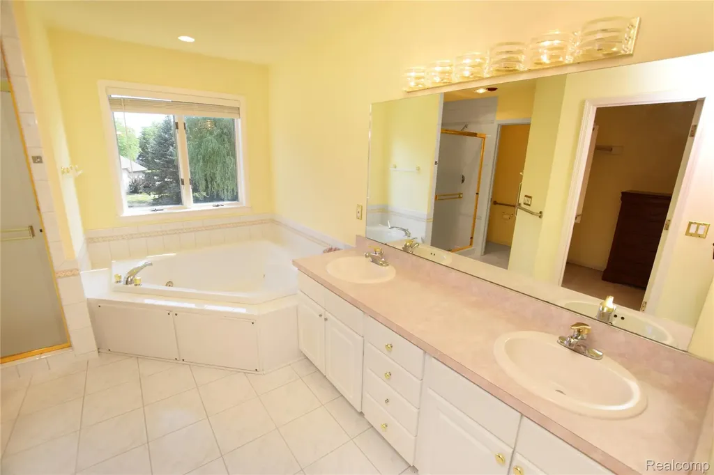 6476 Stonebrook Lane Flint Charter Township MI 48433
