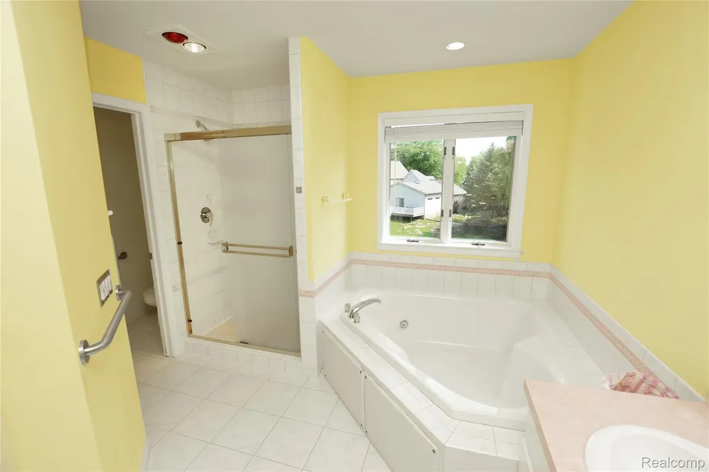 6476 Stonebrook Lane Flint Charter Township MI 48433