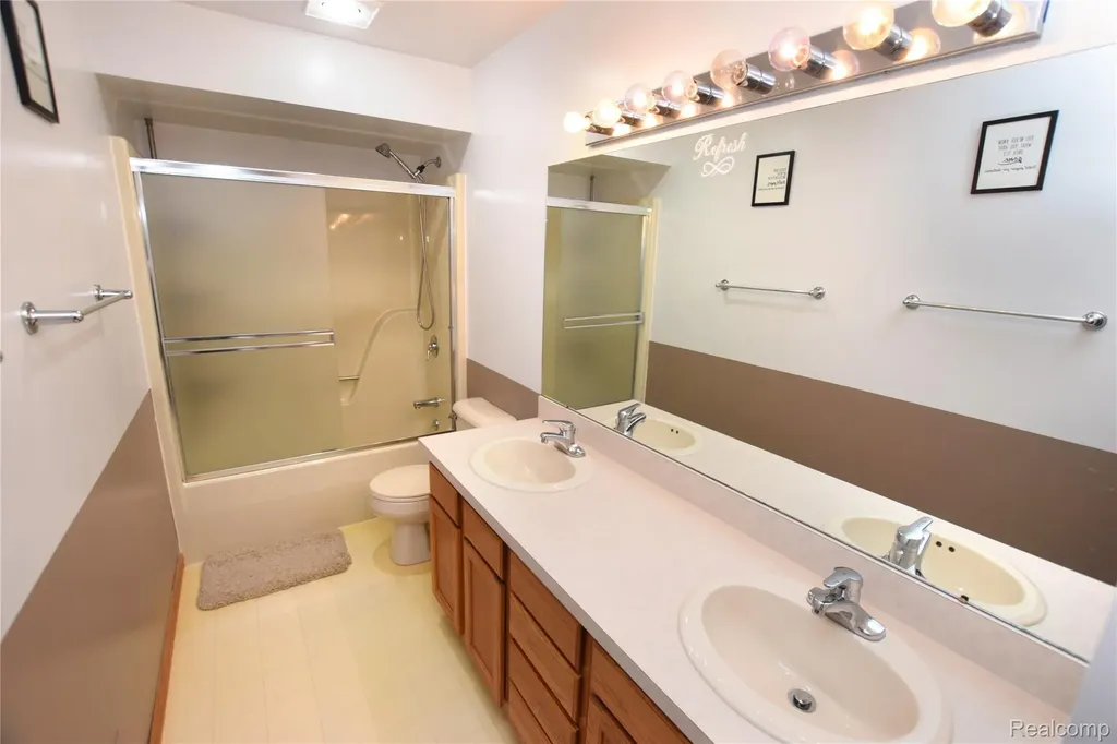 6476 Stonebrook Lane Flint Charter Township MI 48433