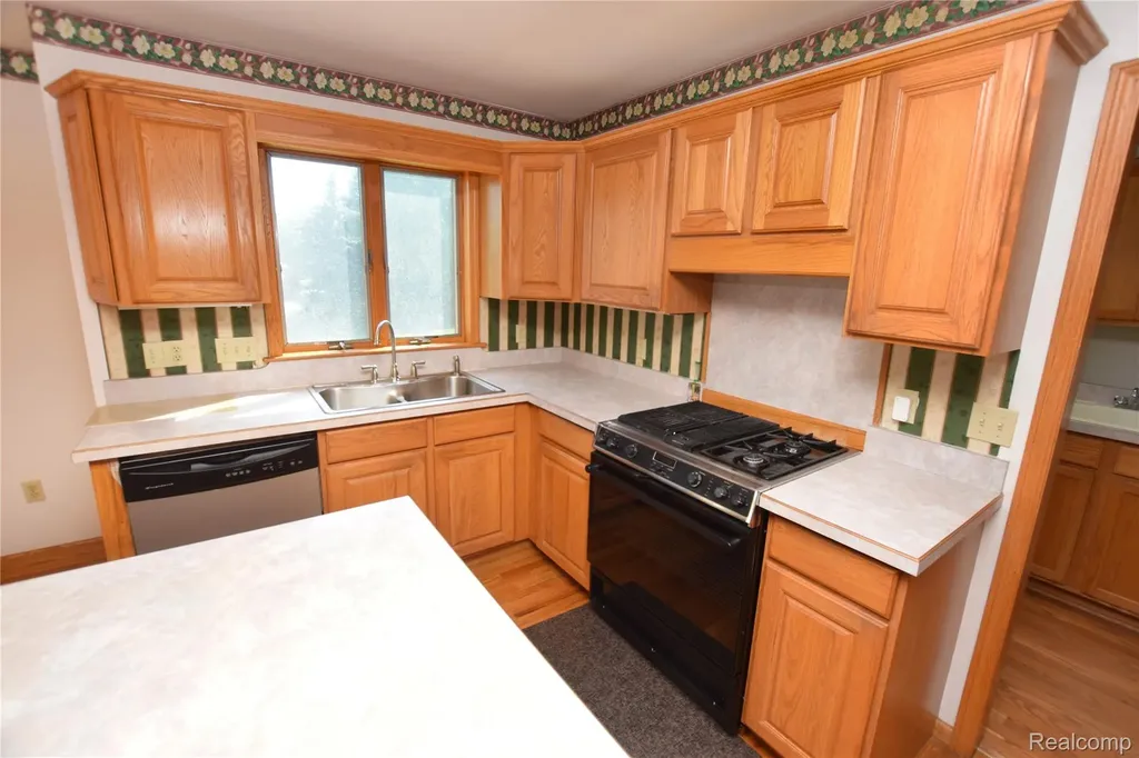 6476 Stonebrook Lane Flint Charter Township MI 48433