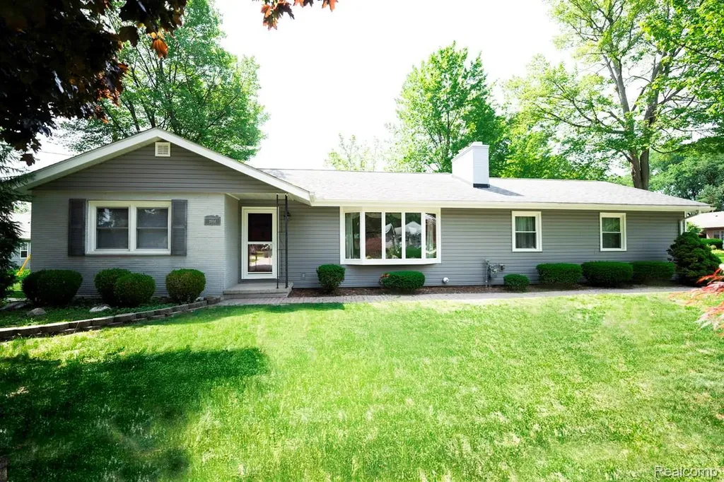 2016 Brandywine Lane Port Huron City MI 48060