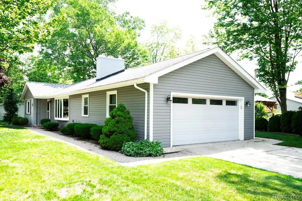 2016 Brandywine Lane Port Huron City MI 48060