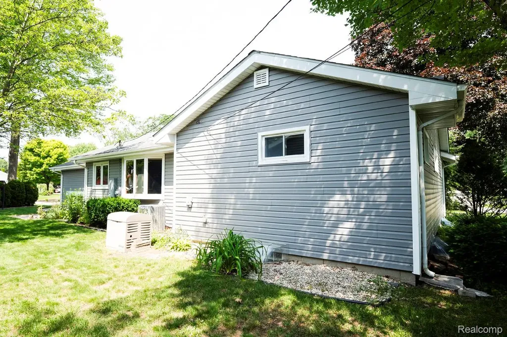 2016 Brandywine Lane Port Huron City MI 48060