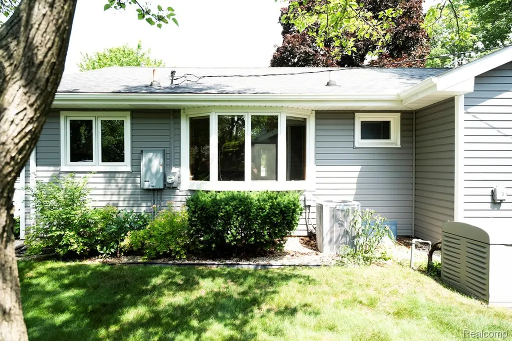 2016 Brandywine Lane Port Huron City MI 48060