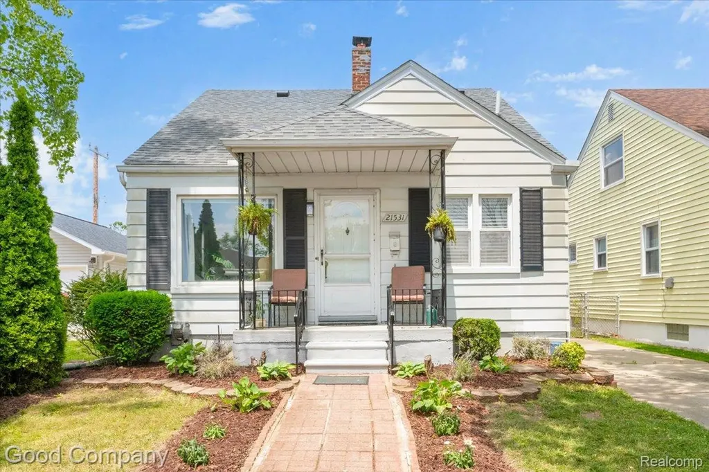 21531 Avalon Street St. Clair Shores City MI 48080