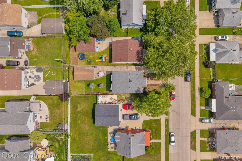 21531 Avalon Street St. Clair Shores City MI 48080