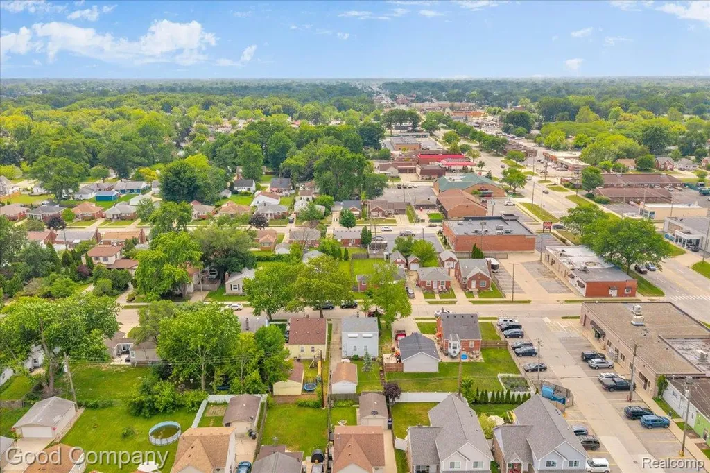 21531 Avalon Street St. Clair Shores City MI 48080