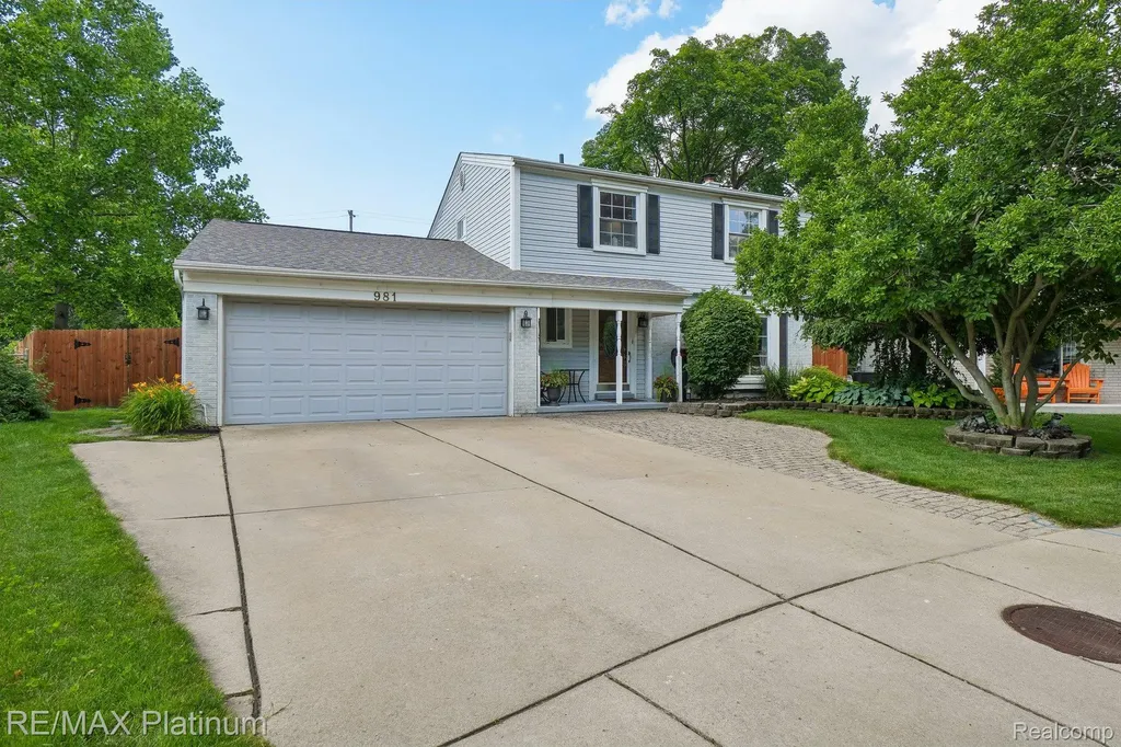 981 Shenandoah Court Clawson City MI 48017