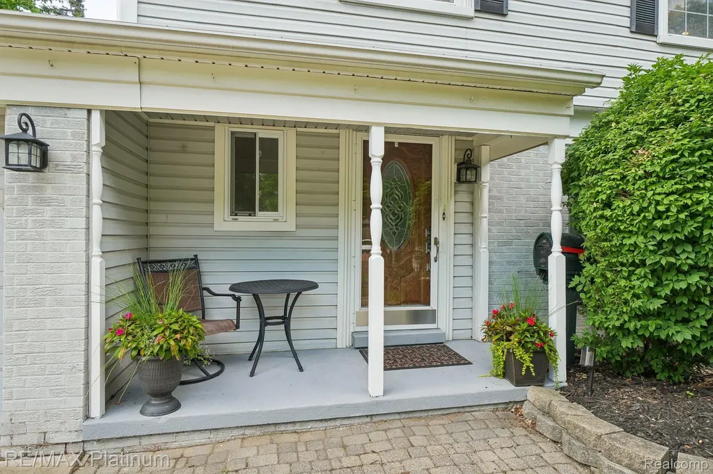 981 Shenandoah Court Clawson City MI 48017