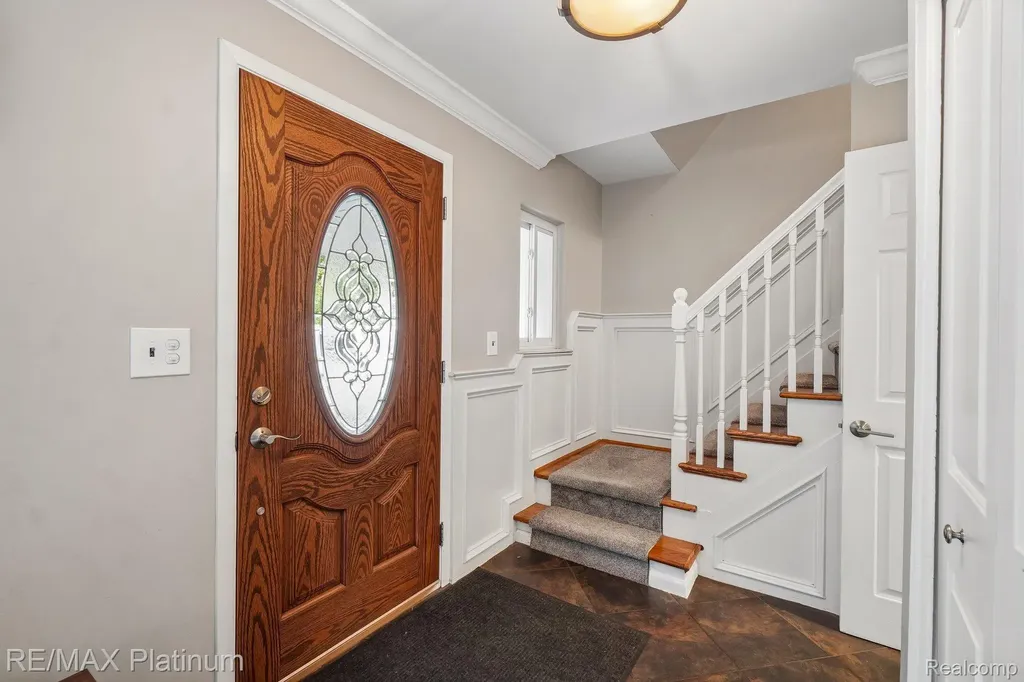 981 Shenandoah Court Clawson City MI 48017