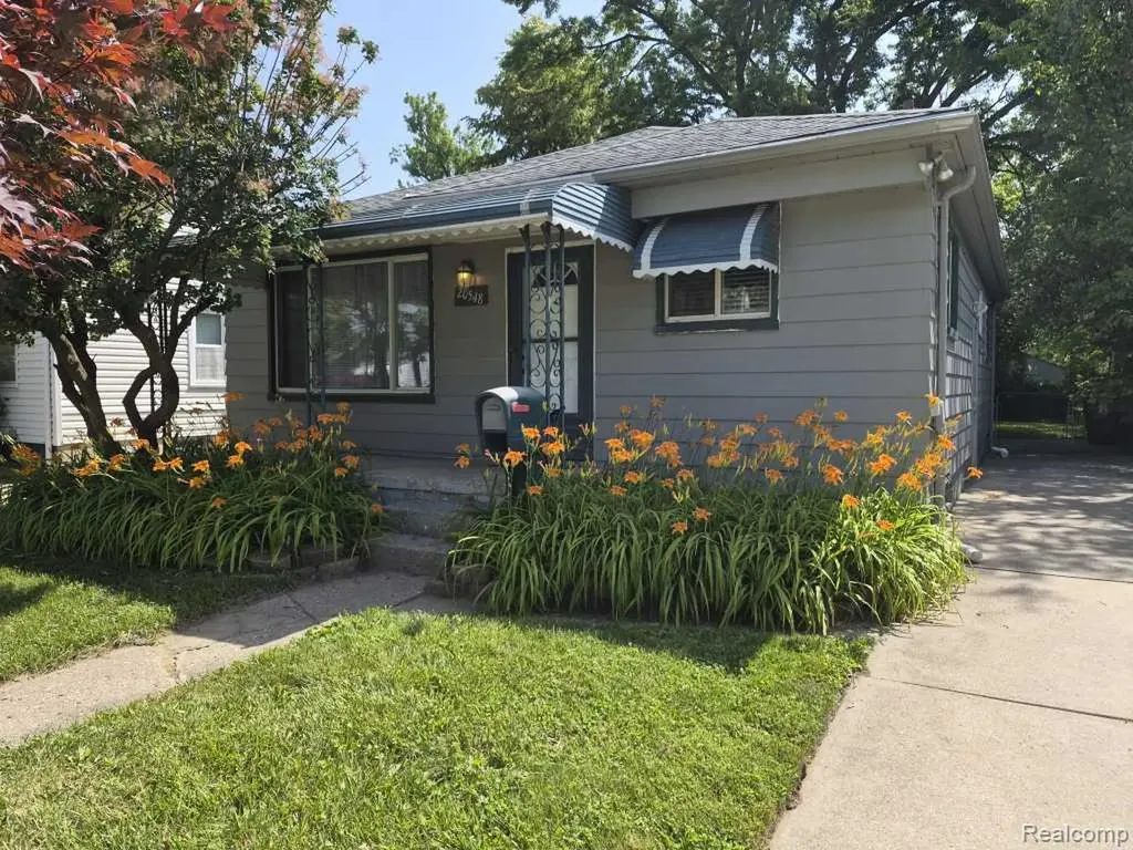 20548 Poinciana Redford Charter Township MI 48240