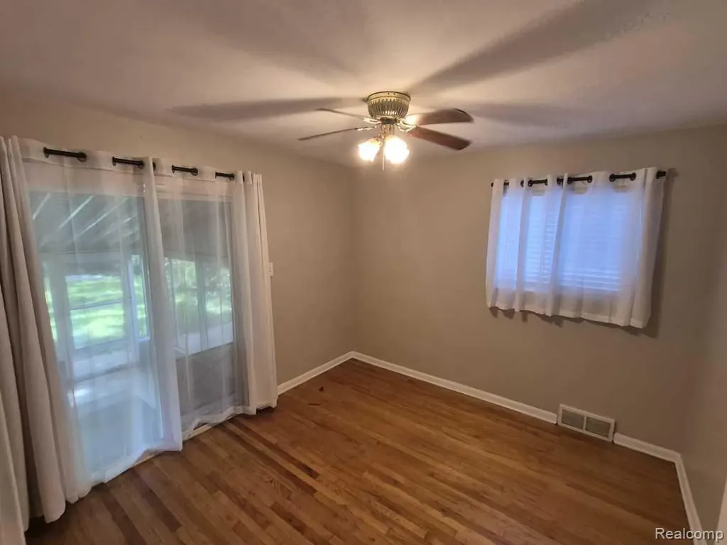 20548 Poinciana Redford Charter Township MI 48240