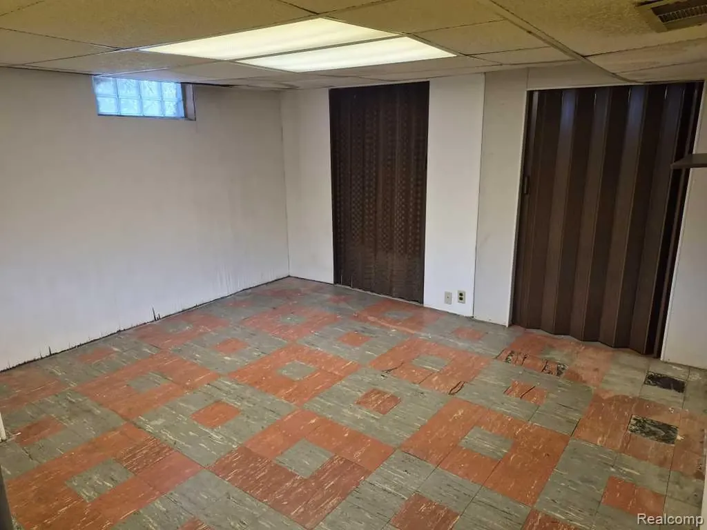 20548 Poinciana Redford Charter Township MI 48240