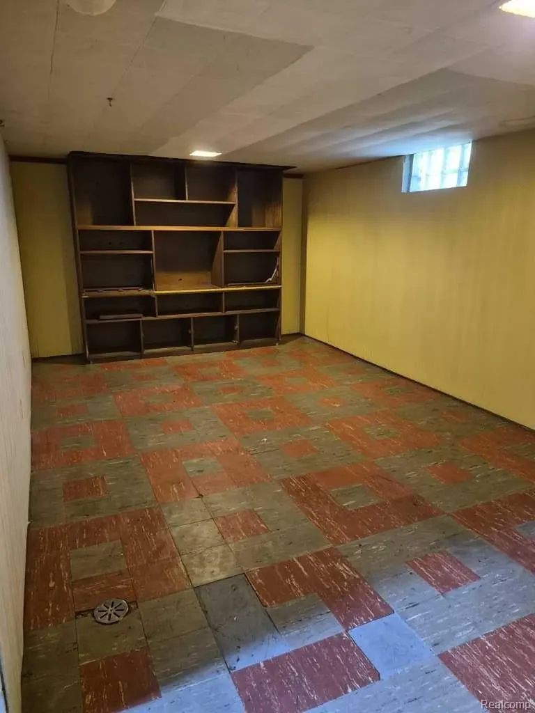 20548 Poinciana Redford Charter Township MI 48240