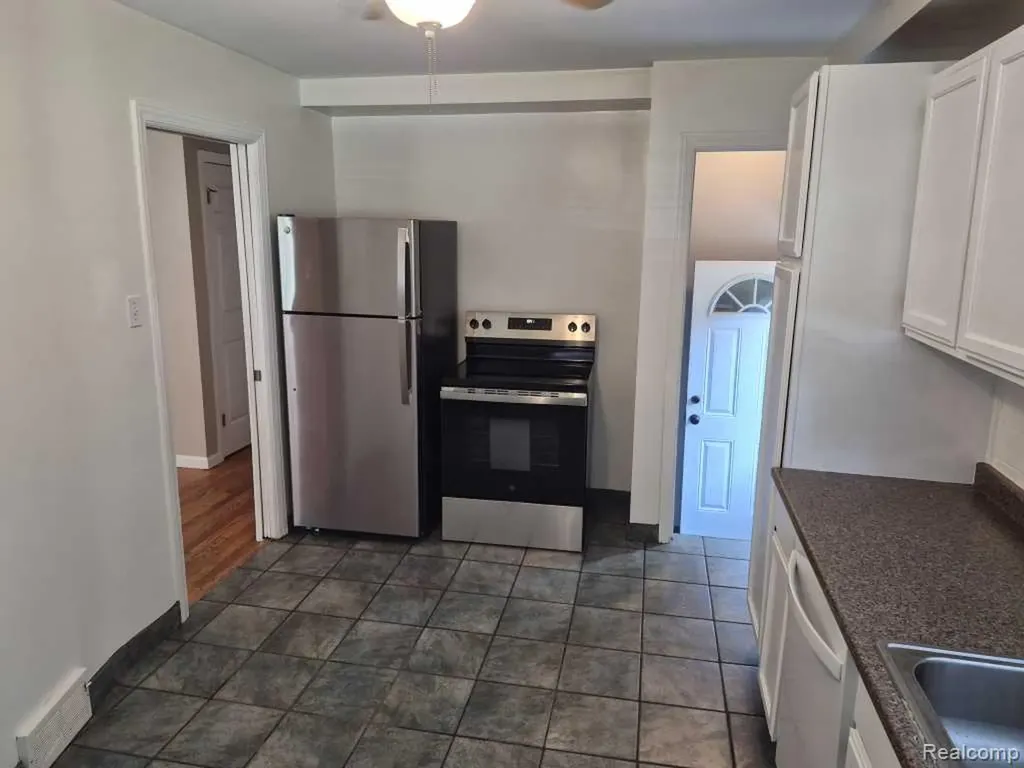 20548 Poinciana Redford Charter Township MI 48240
