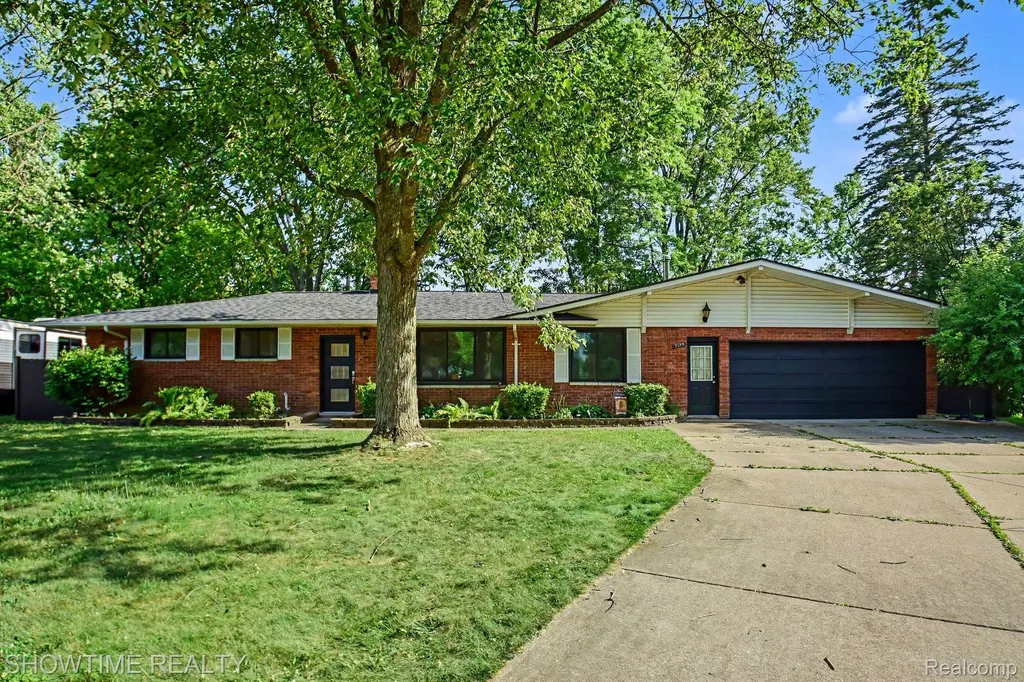 3699 Mark Road Waterford Charter Township MI 48328