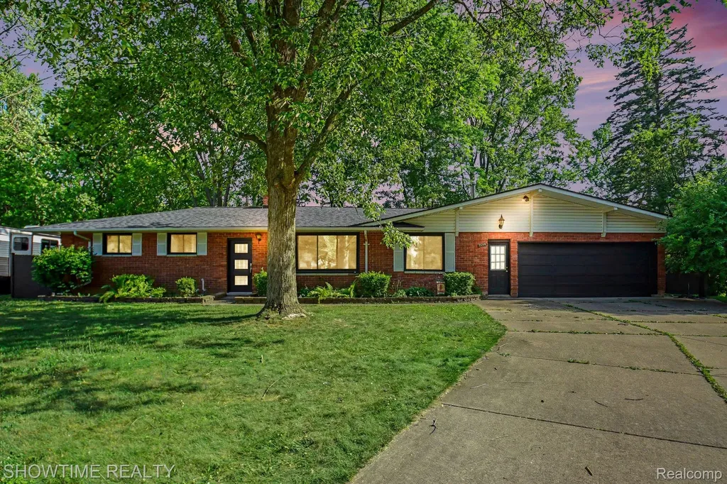3699 Mark Road Waterford Charter Township MI 48328