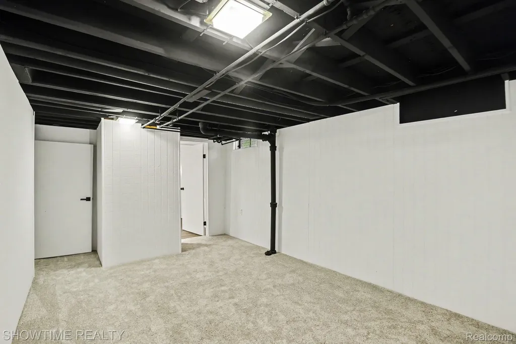 3699 Mark Road Waterford Charter Township MI 48328