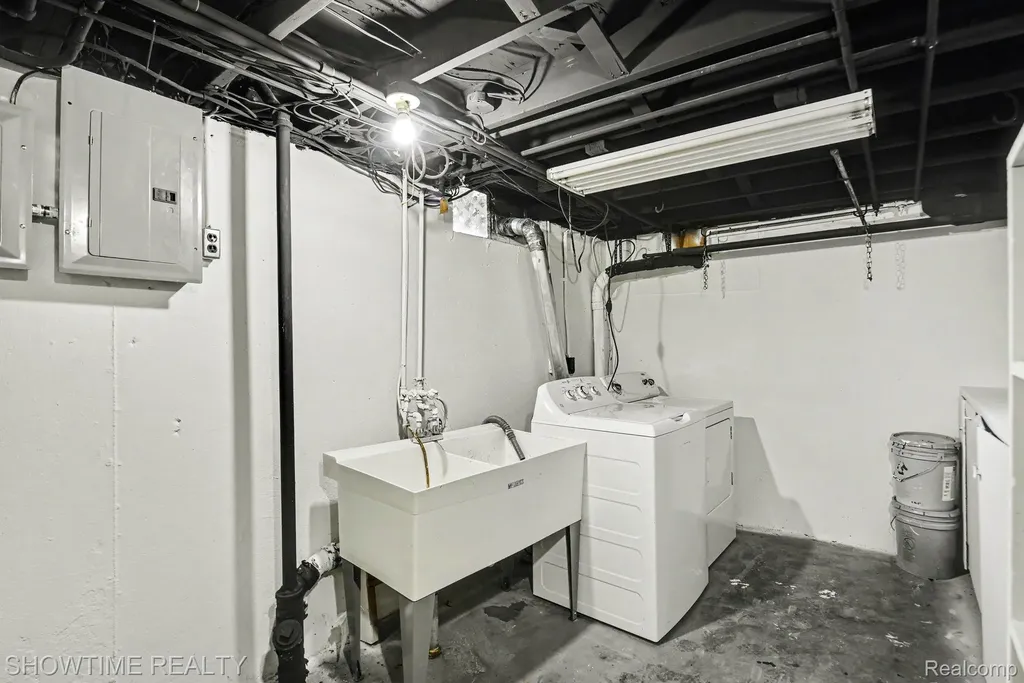 3699 Mark Road Waterford Charter Township MI 48328