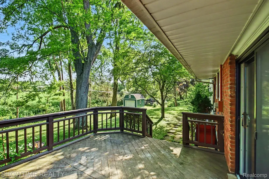 3699 Mark Road Waterford Charter Township MI 48328
