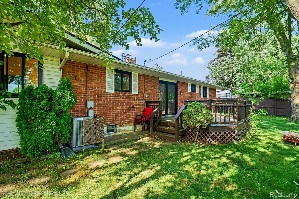 3699 Mark Road Waterford Charter Township MI 48328