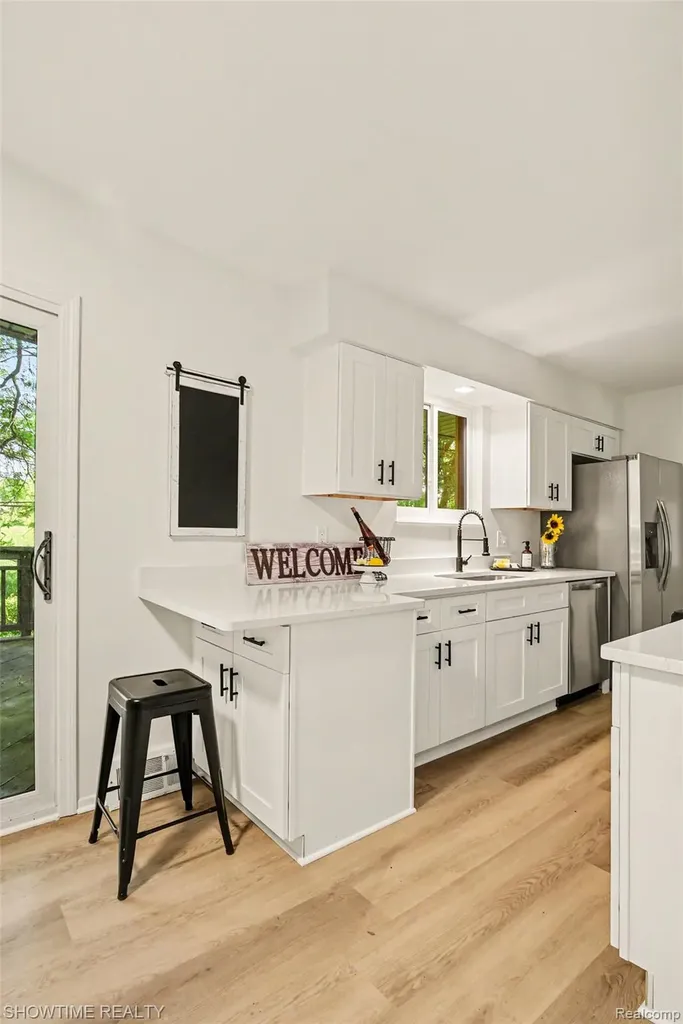 3699 Mark Road Waterford Charter Township MI 48328