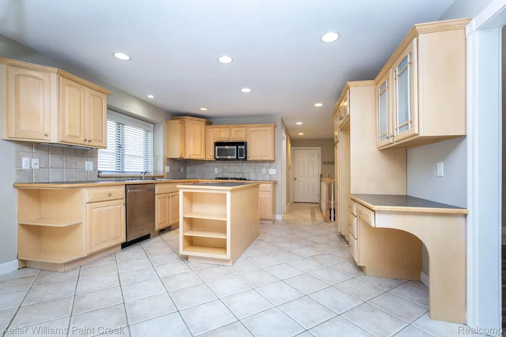 20695 Gaberty Drive Clinton Charter Township MI 48038