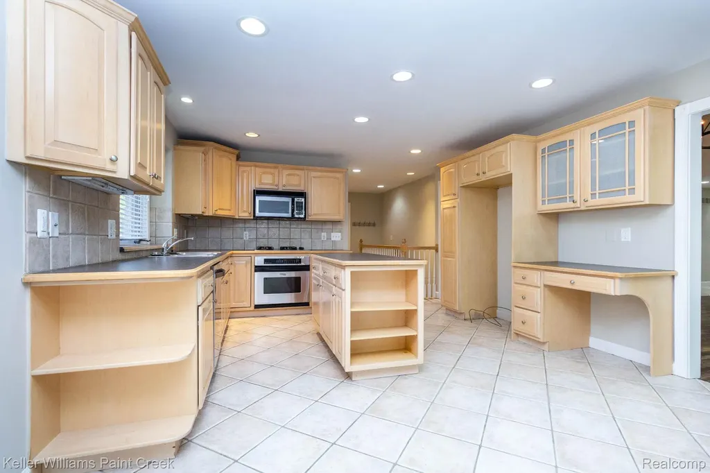 20695 Gaberty Drive Clinton Charter Township MI 48038